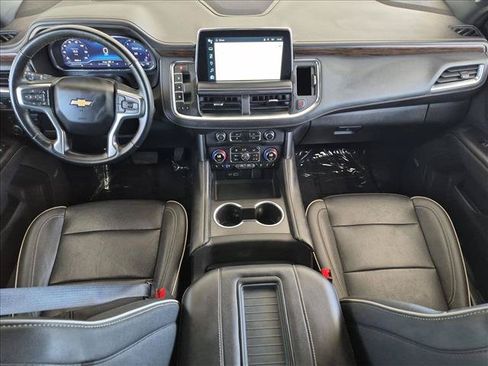 Used 2023 Chevrolet Suburban Premier AWD/4WD image 18
