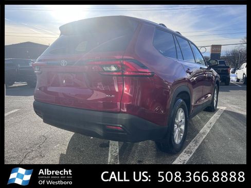 Used 2024 Toyota Grand Highlander XLE image 5