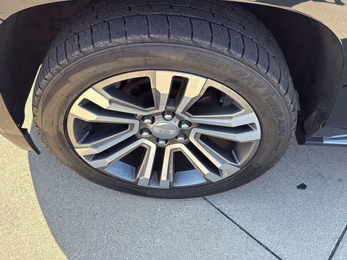 Used 2020 GMC Yukon XL Denali w/ Denali Ultimate Package image 9