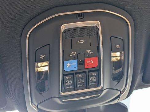 New 2026 Jeep Grand Cherokee Limited w/ Luxury Tech Group II RWD image 23