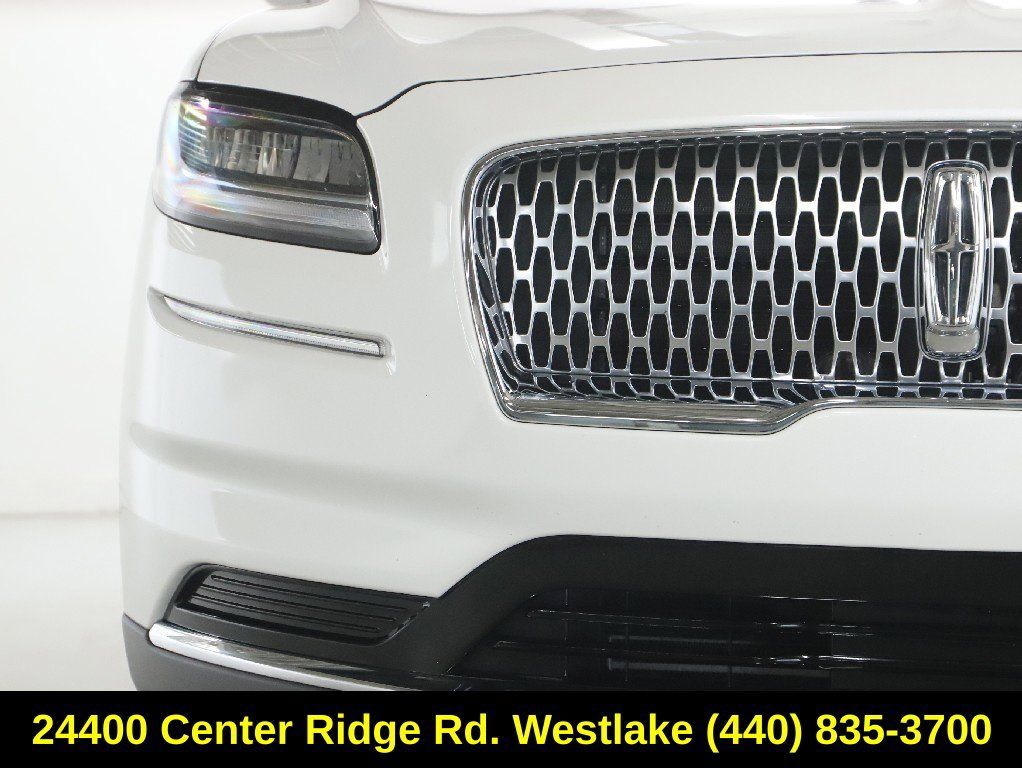 Used 2023 Lincoln Nautilus FWD w/ Premium Package image 7