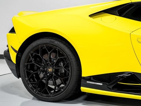 Used 2022 Lamborghini Huracan EVO AWD/4WD image 47