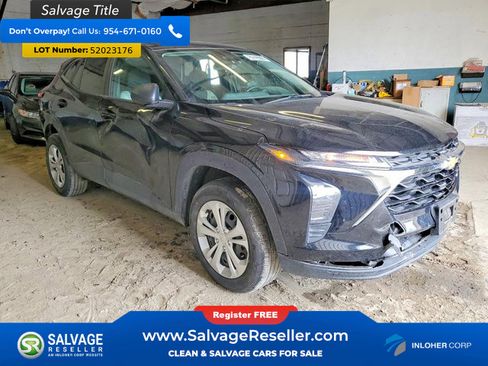 Used 2024 Chevrolet Trax LS FWD image 5