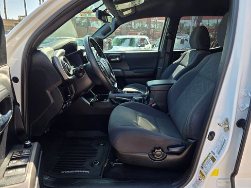 Used 2017 Toyota Tacoma TRD Off-Road w/ Tow Package image 22