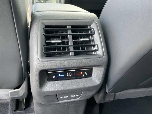 Used 2025 Volkswagen Atlas SEL Premium R-Line AWD/4WD image 22