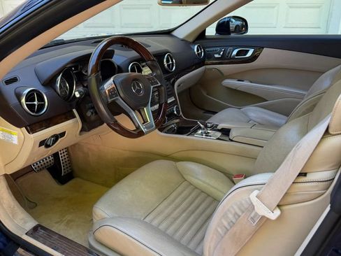 Used 2013 Mercedes-Benz SL 550 w/ Premium Pkg image 9