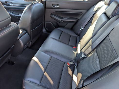 Used 2021 Nissan Altima 2.5 SR w/ SR Premium Package image 26