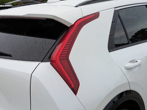 New 2026 Kia Niro Wind FWD image 12