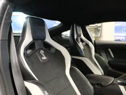 Used 2022 Ford Mustang Shelby GT500 w/ Carbon Fiber Track Pack image 9