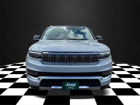 Used 2023 Jeep Grand Wagoneer L Series II AWD/4WD image 4