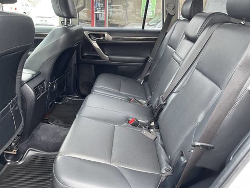 Used 2015 Lexus GX 460 image 17