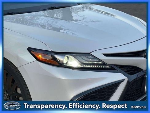 Used 2021 Toyota Camry XSE image 10