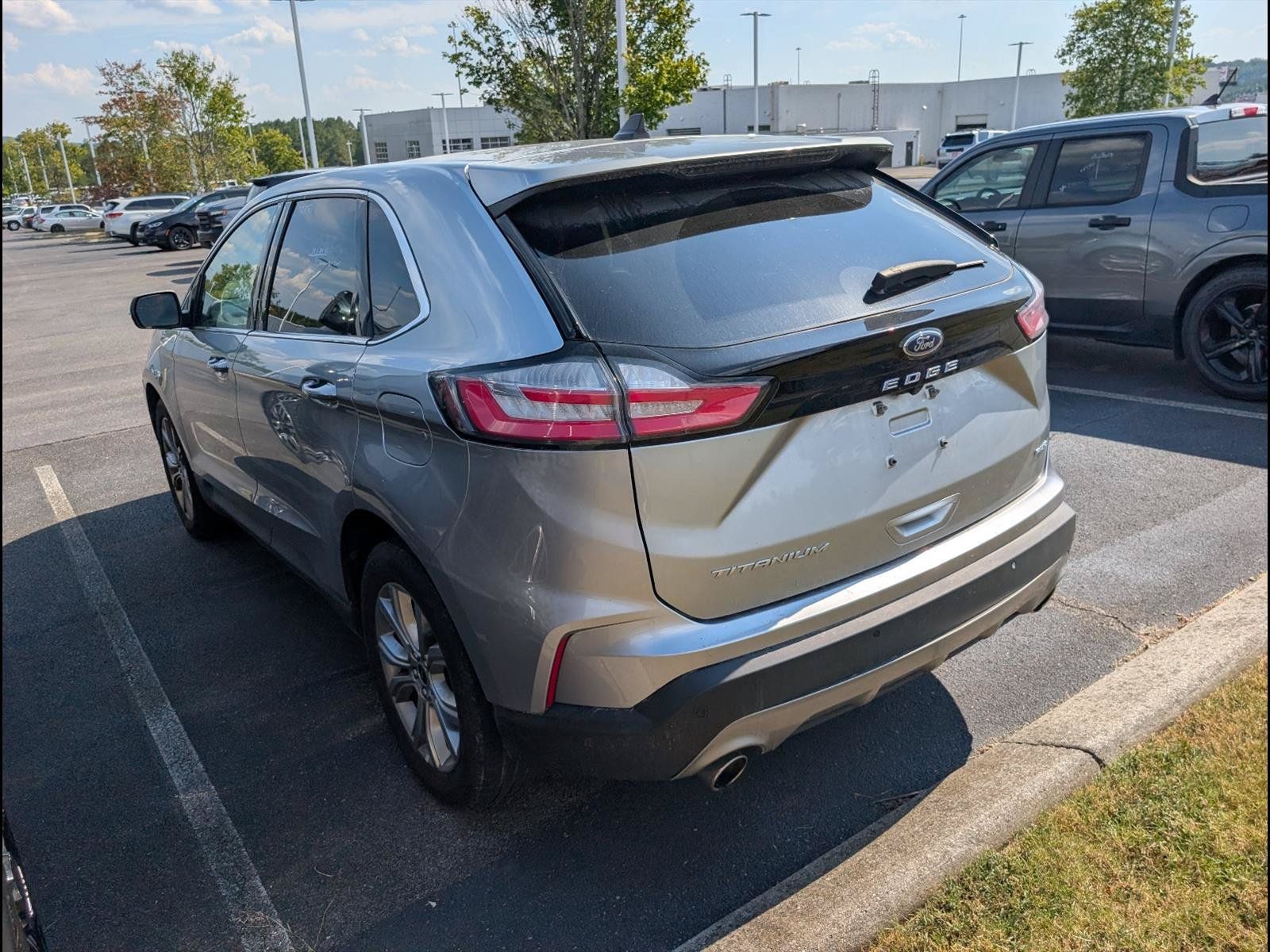 Used 2024 Ford Edge Titanium AWD/4WD image 5