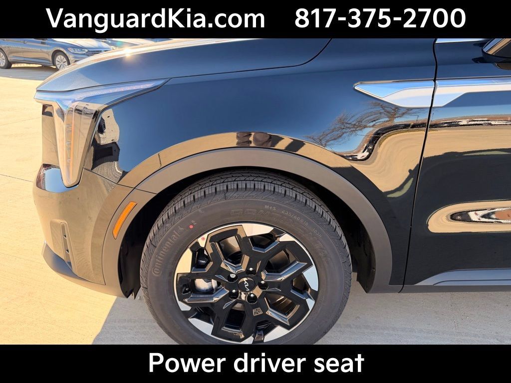 Certified 2026 Kia Sorento S w/ S Panoramic Sunroof Package FWD image 8
