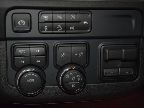 New 2026 Chevrolet Suburban Premier AWD/4WD image 36