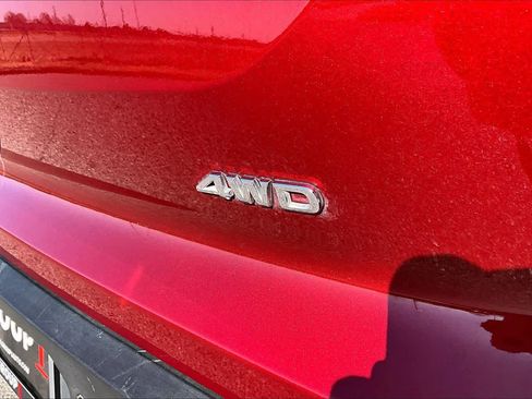 Used 2025 Nissan Pathfinder SV image 9