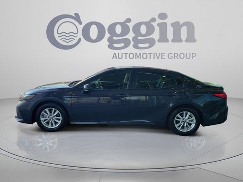 Used 2025 Toyota Camry LE FWD image 3