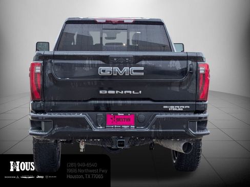 Used 2025 GMC Sierra 2500 Denali Ultimate image 4