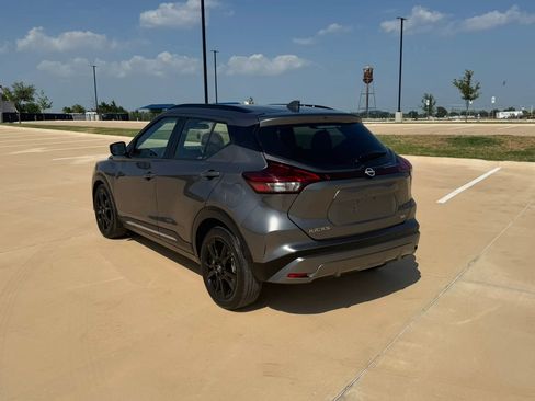 Used 2023 Nissan Kicks SR w/ SR Premium Package FWD image 6