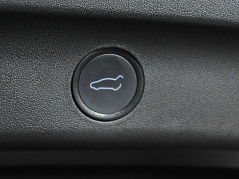 Used 2022 Tesla Model Y Performance AWD/4WD image 11