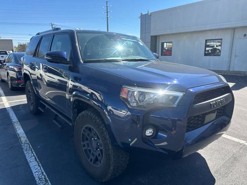 Used 2022 Toyota 4Runner SR5 Premium w/ Moonroof Package image 2