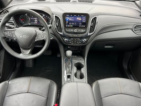 Used 2024 Chevrolet Equinox Premier image 3