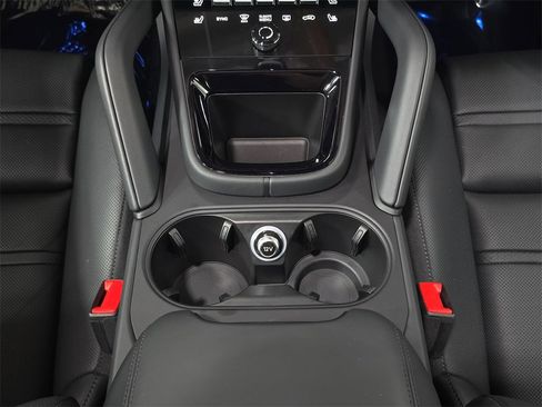 Certified 2025 Porsche Cayenne S image 20