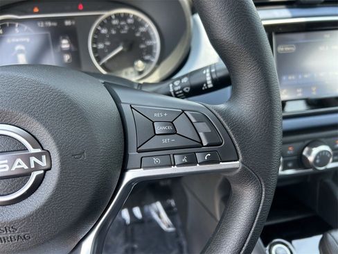 New 2025 Nissan Versa SV image 31