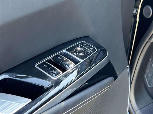 Used 2026 Cadillac Escalade ESV Platinum Sport w/ LPO, ONYX Package AWD/4WD image 20