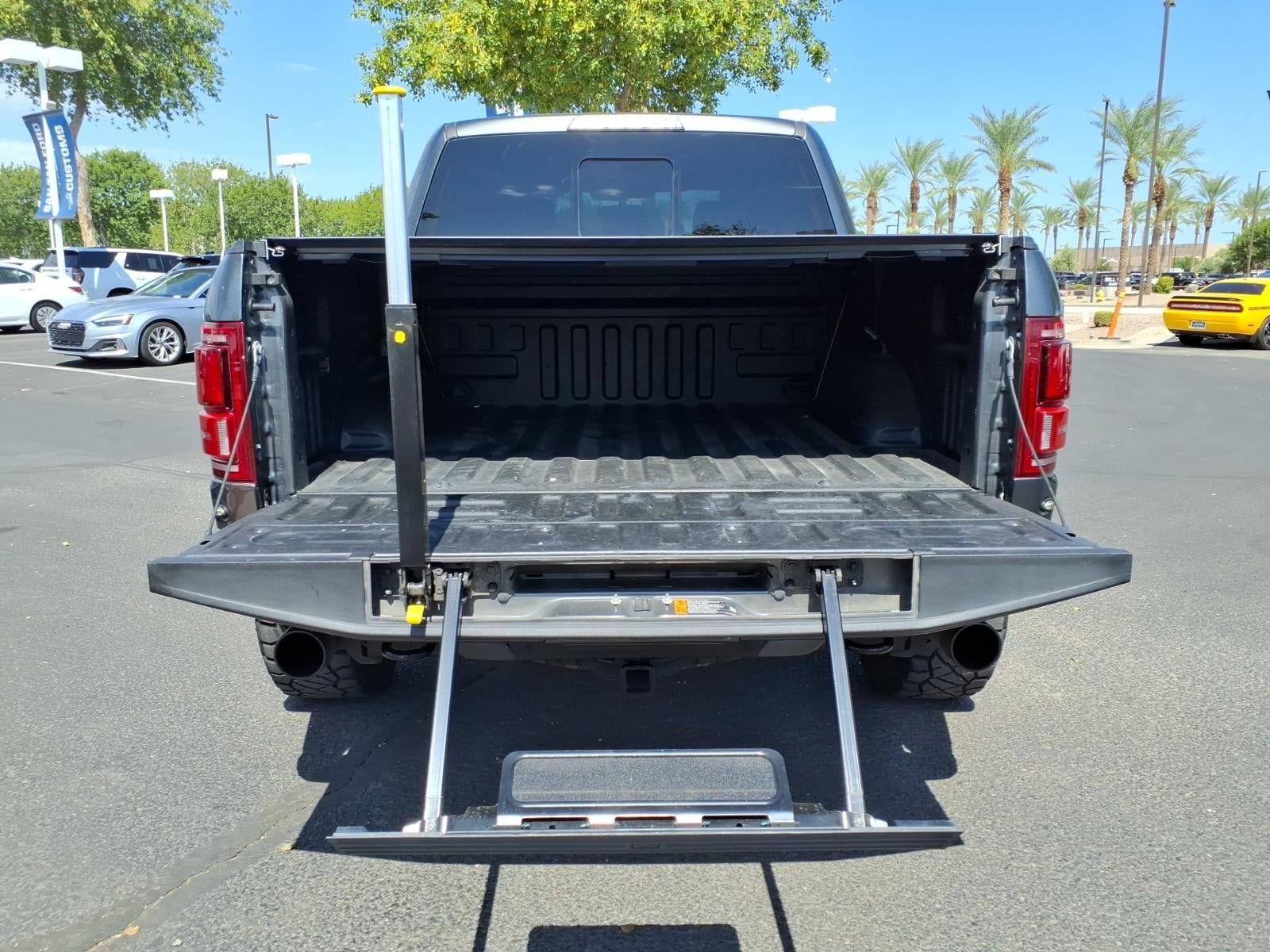 Used 2020 Ford F150 Raptor w/ Equipment Group 802A Luxury AWD/4WD image 16