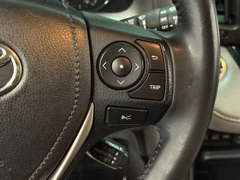 Used 2018 Toyota RAV4 XLE w/ Convenience Package AWD/4WD image 18