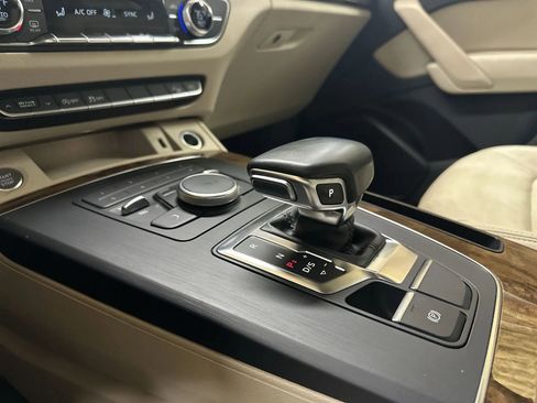 Used 2018 Audi Q5 2.0T Premium image 22