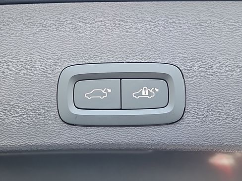 New 2026 Volvo XC40 B5 Plus w/ Protection Package Premier image 14