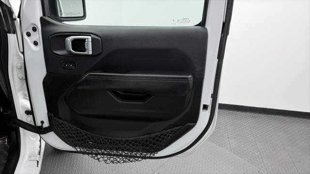 Used 2023 Jeep Wrangler Unlimited Sahara w/ Cold Weather Group AWD/4WD image 23