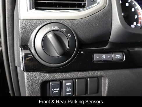 Used 2021 Nissan Titan SV w/ SV Convenience Package image 22