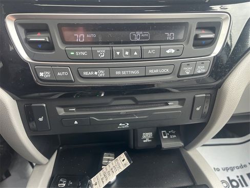 Used 2019 Honda Pilot Touring image 51