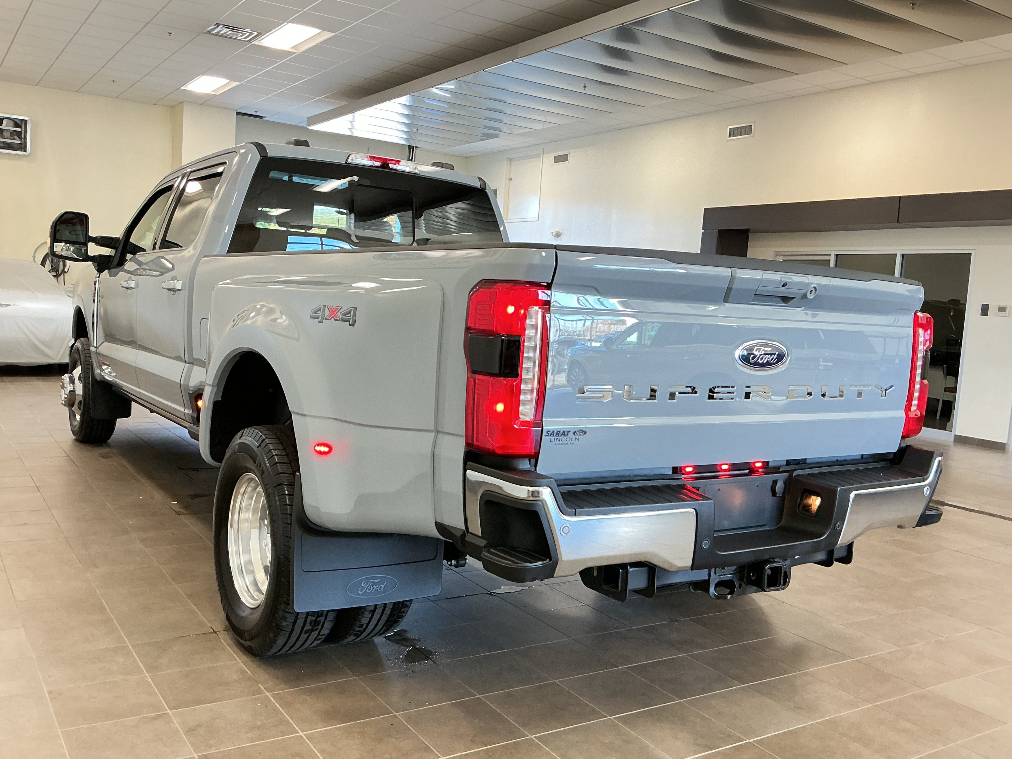 Used 2026 Ford F350 Lariat w/ Lariat Ultimate Package AWD/4WD image 5