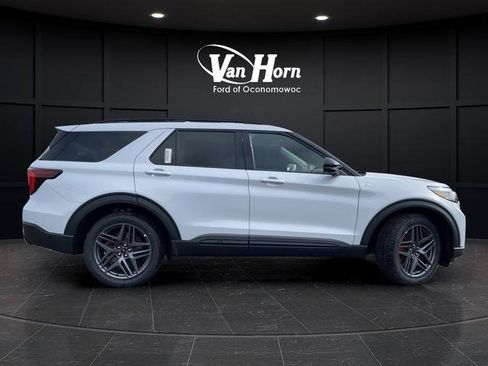 New 2026 Ford Explorer ST-Line w/ ST-Line Street Pack image 2