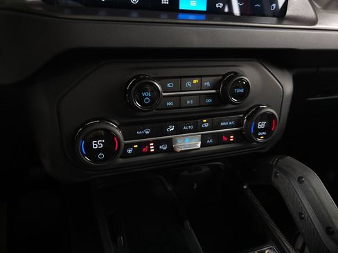 Used 2025 Ford Bronco Raptor AWD/4WD image 32