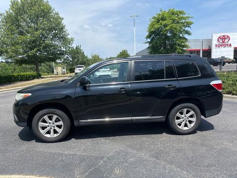 Used 2013 Toyota Highlander Plus AWD/4WD image 3