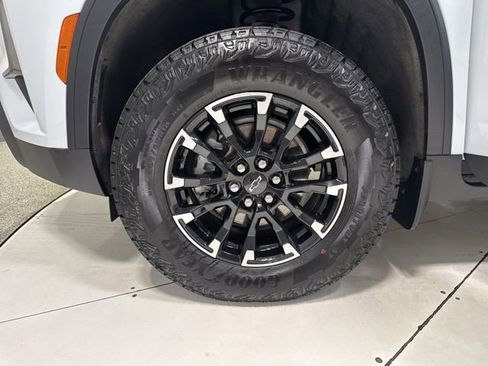 Used 2026 Chevrolet Traverse Z71 AWD/4WD image 10