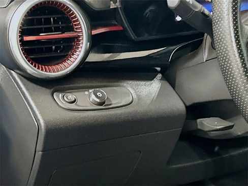 Used 2025 Chevrolet Trax RS w/ Driver Confidence Package image 8