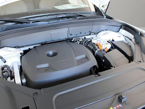 New 2026 Volvo XC90 T8 Plus w/ Protection Package Premier image 25