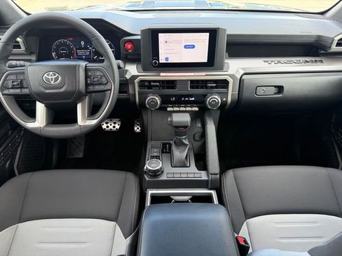 Used 2025 Toyota Tacoma TRD Sport image 23