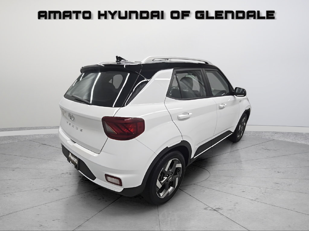 Used 2022 Hyundai Venue Limited FWD image 6