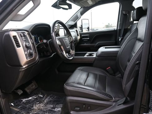 Used 2018 GMC Sierra 3500 Denali w/ Duramax Plus Package image 18