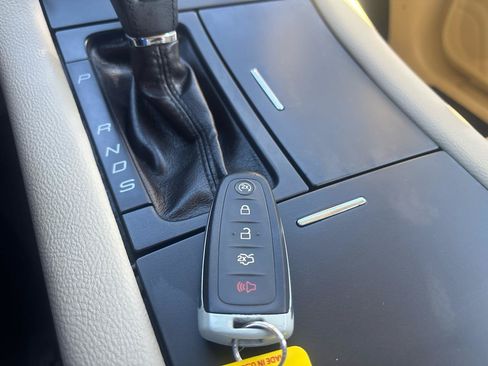 Used 2015 Ford Taurus SEL w/ Equipment Group 201A AWD/4WD image 18
