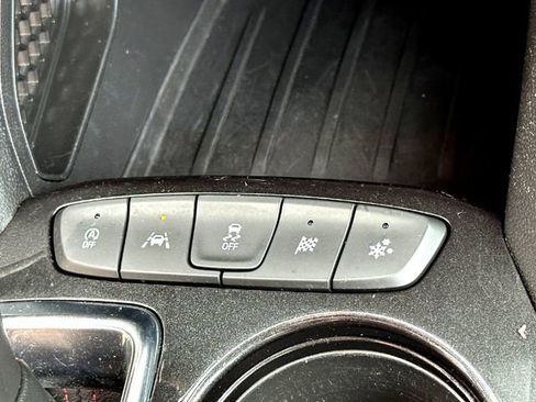 Used 2023 Chevrolet TrailBlazer RS w/ Sun and Liftgate Package FWD image 21