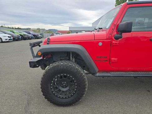 Used 2018 Jeep Wrangler Unlimited Sport S AWD/4WD image 13
