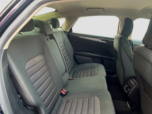 Used 2020 Ford Fusion SE image 26